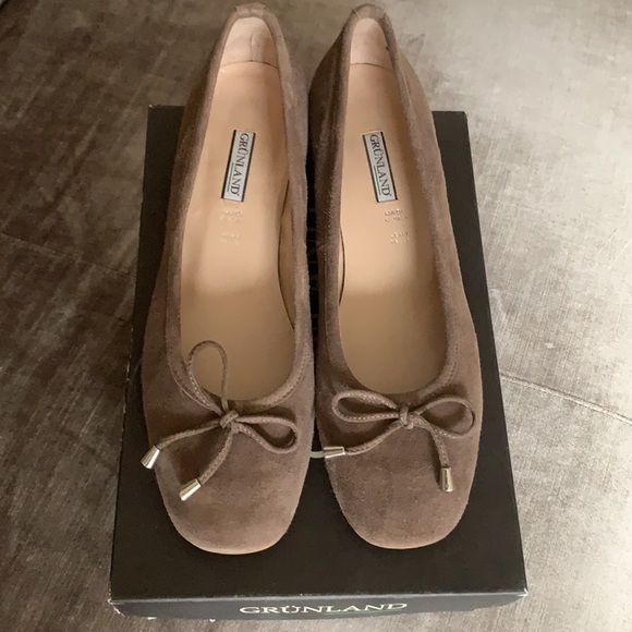 Grünland Taupe Suede Flats - Host Pick!! - Picture 3 of 4